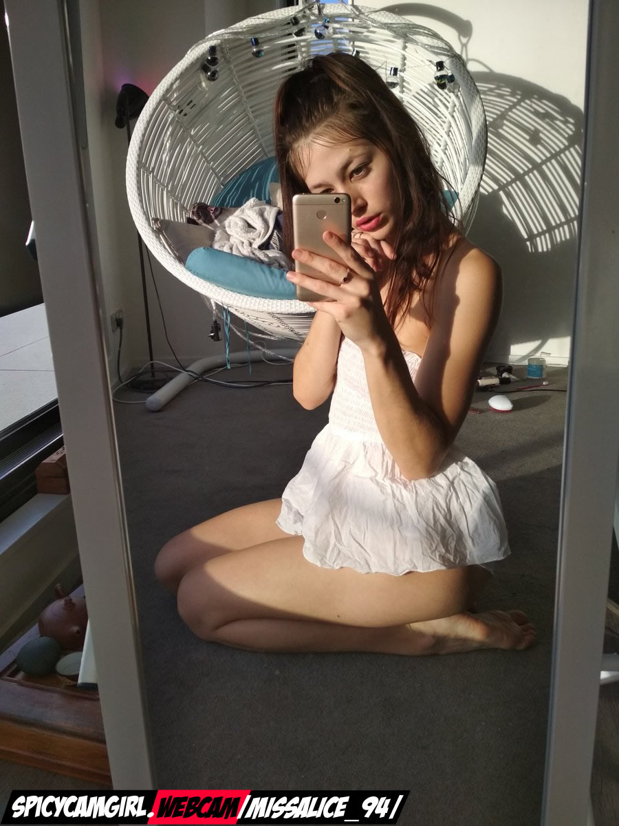 MissAlice_94 selfie mirror
